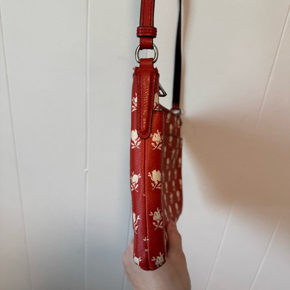COACH East West Floral Series Badlands Red White Cross Body Messenger Bag F38159 - Picture 2 of 9